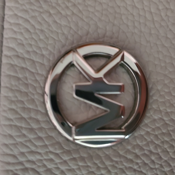 Michael Kors crossbody - Picture 6 of 7